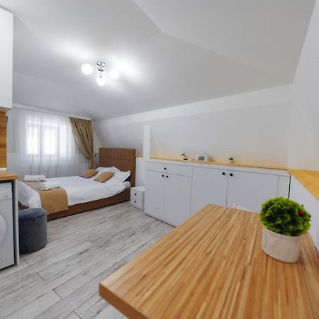 Bella House Apartaments Крайова Екстериор снимка