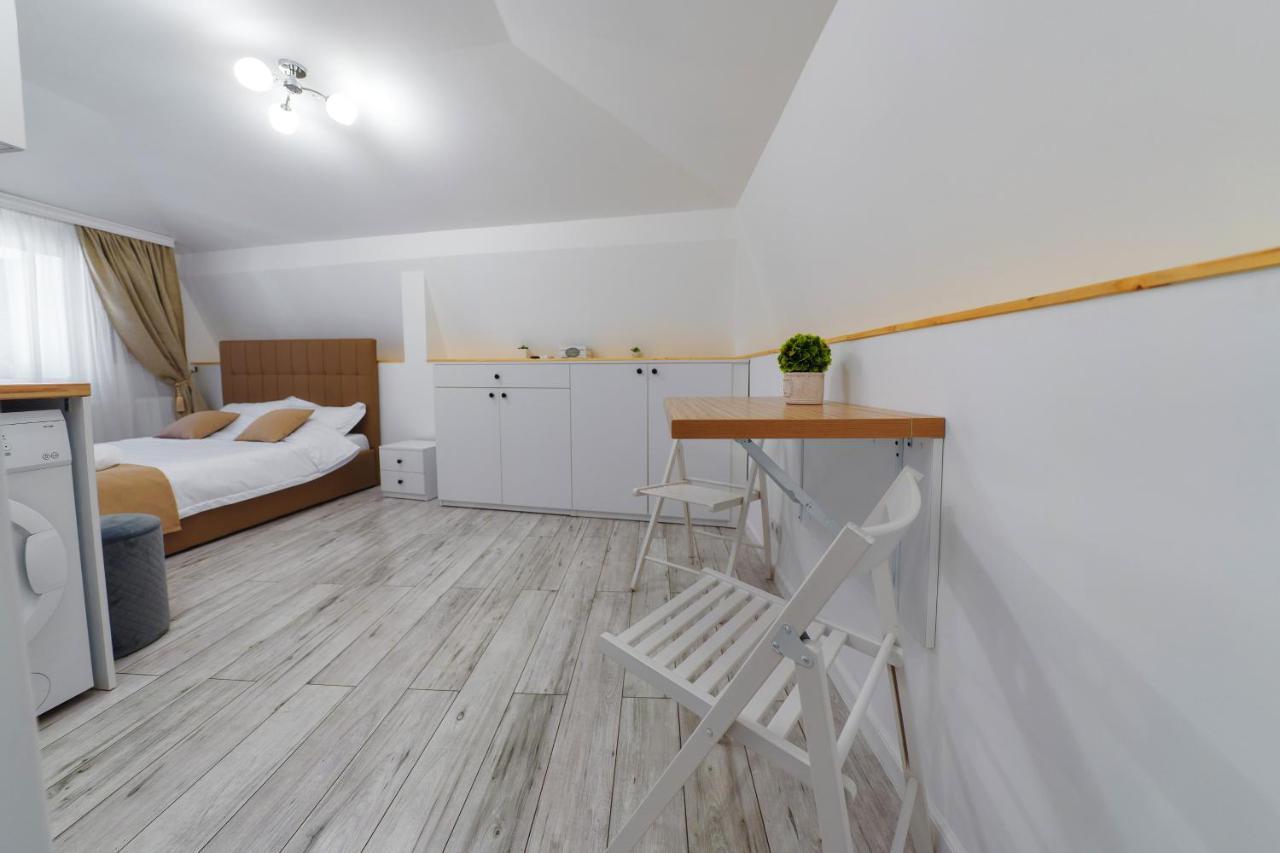 Bella House Apartaments Крайова Екстериор снимка