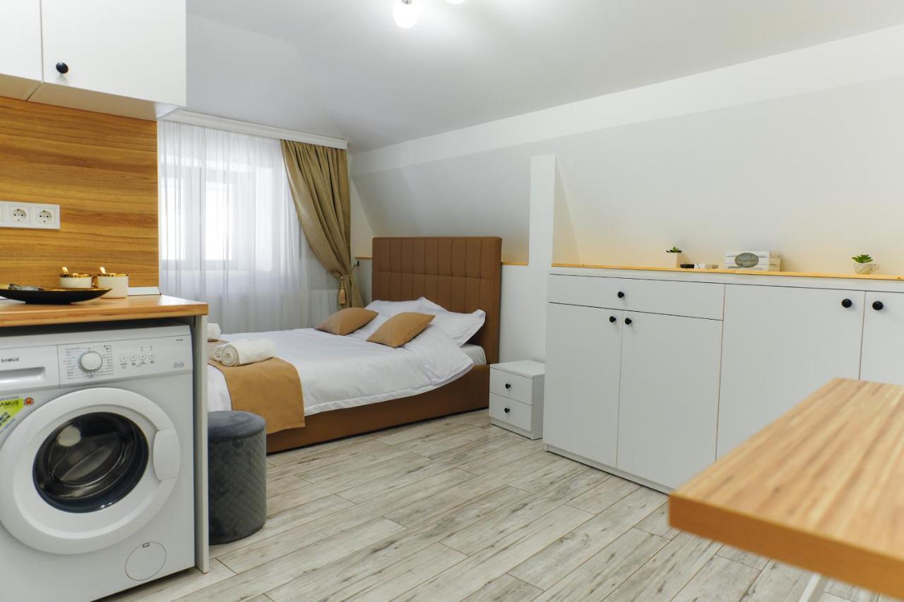 Bella House Apartaments Крайова Екстериор снимка
