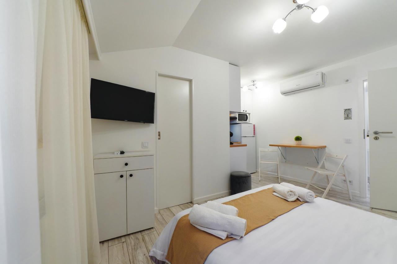 Bella House Apartaments Крайова Екстериор снимка